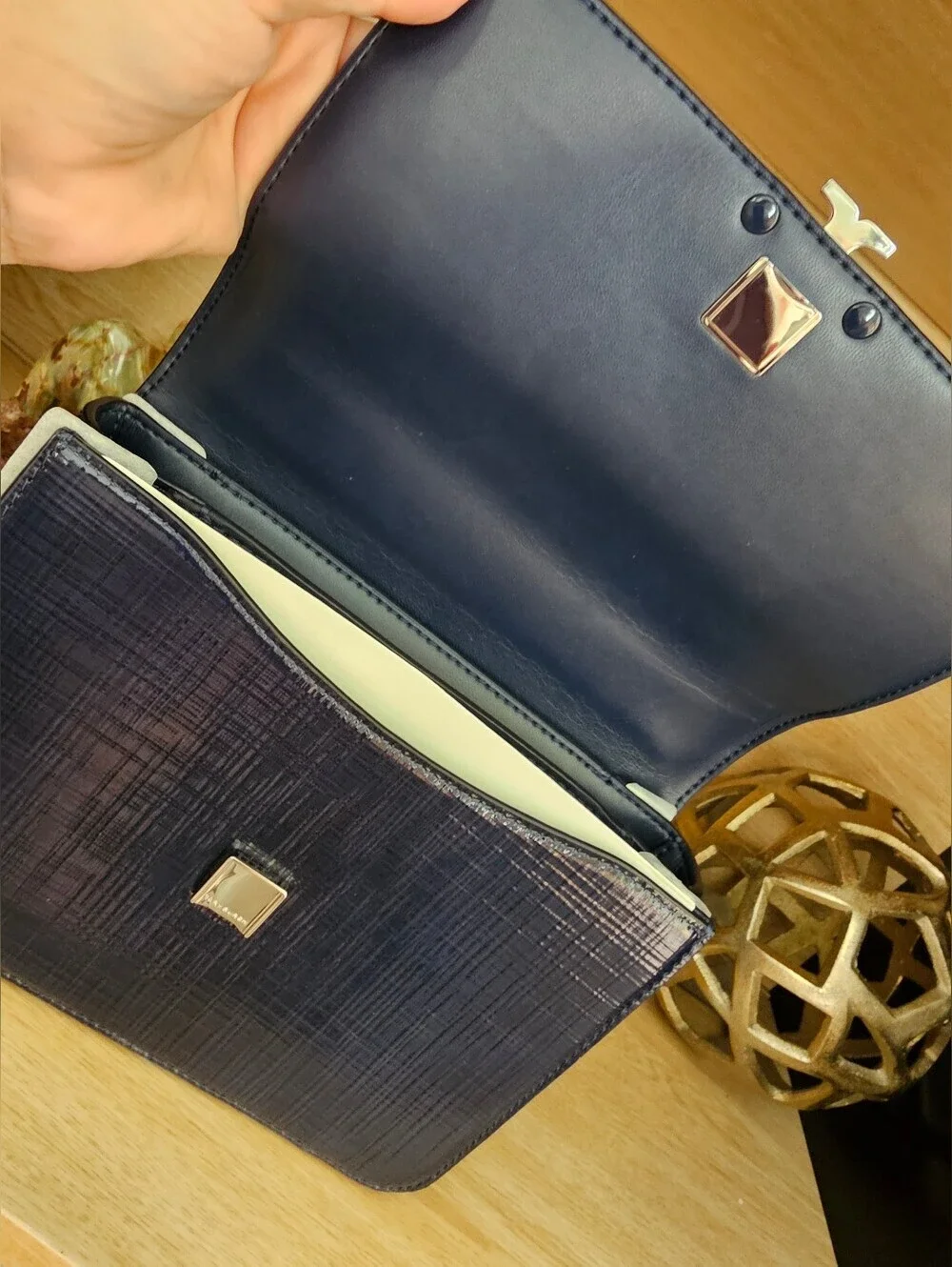 Tory Burch  Britten Textured Patent  Navy Leather Chain Crossbody